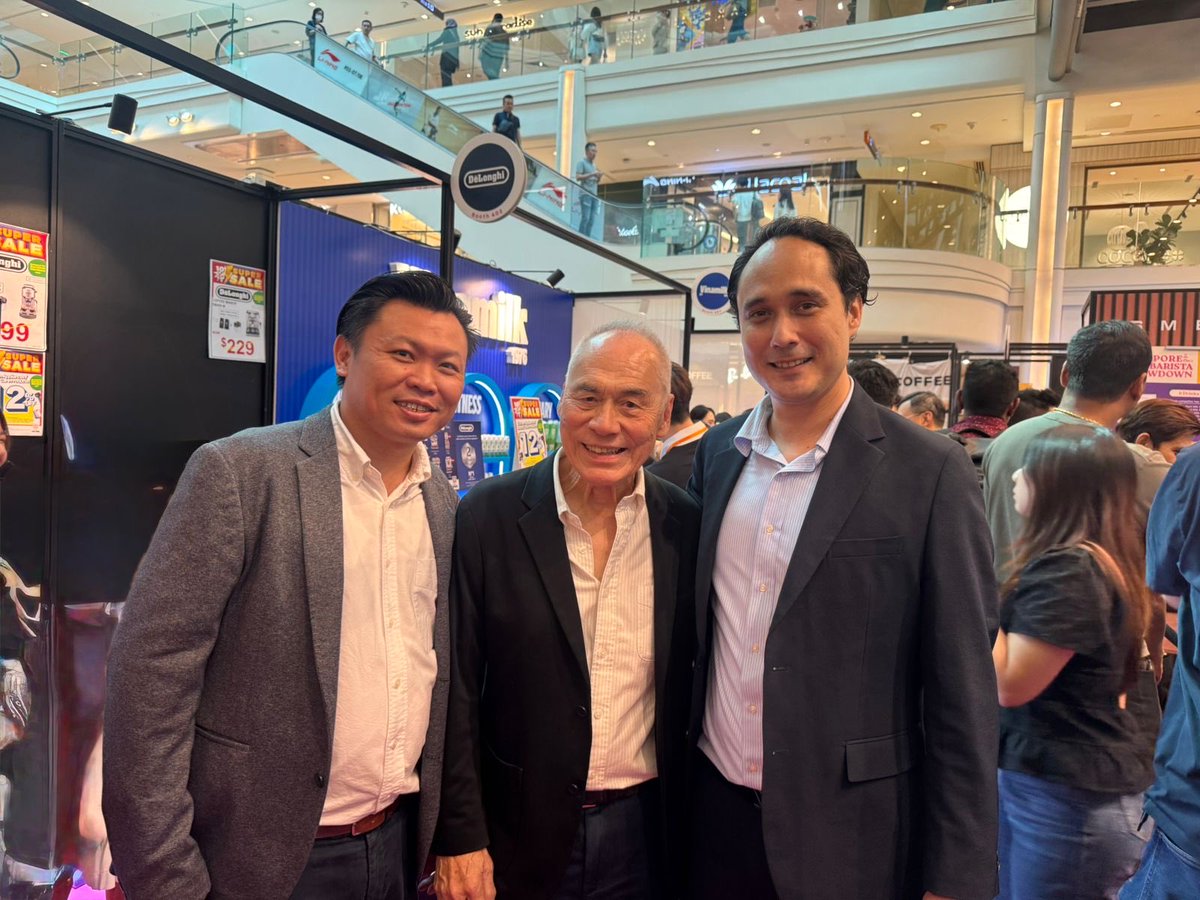 Jaime_lbadia's tweet photo. Participamos en el Singapore Coffee Week 2025, organizada por @CoffeeSingapore , junto a su presidente Victor Mah.
Acompañamos a marcas y tostadores singapurenses que ofrecen café salvadoreño de un solo origen, reconocido por su calidad y aroma excepcionales. 🇸🇻🇸🇬✨ https://t.co/ZC01lLiRUf