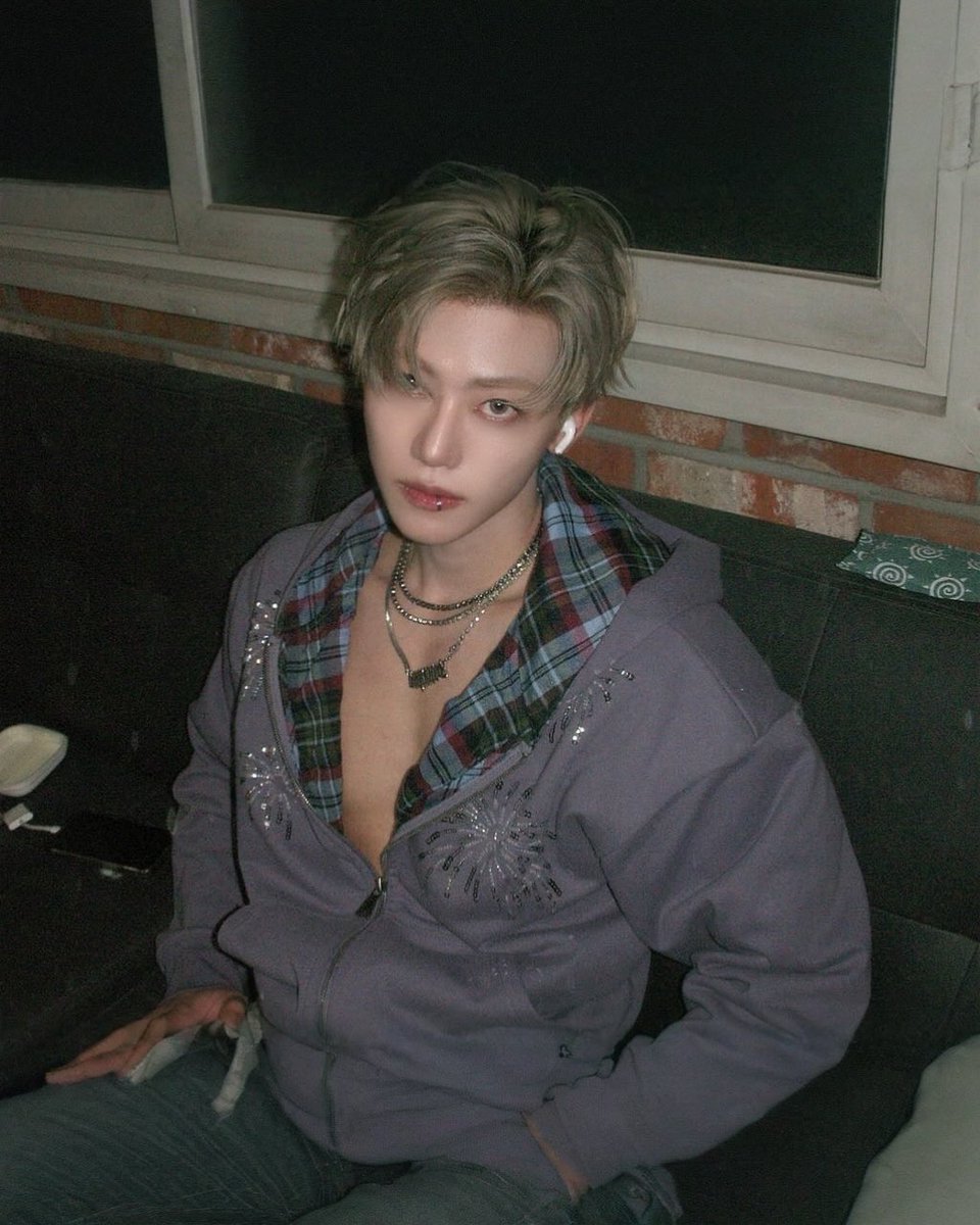 k1ttyhr_'s tweet image. i’m still here