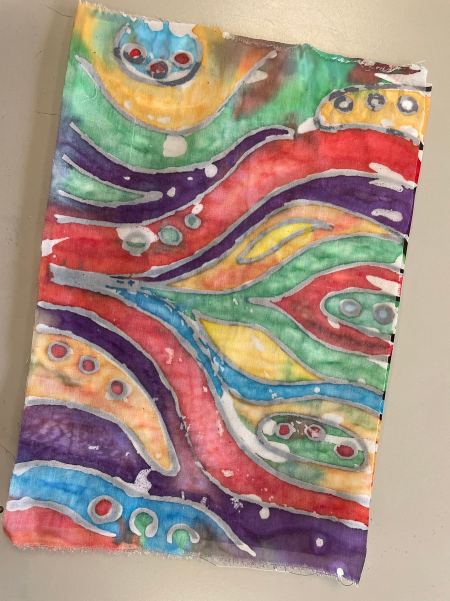 UoCEducation's tweet photo. Students on our BA (with Qualified Teacher Status) course took part in a Primary Art practical, where they learned about 'Batik' fabric-dyeing techniques, inspired by American artist Georgia O'Keeffe 🎨 for full course &amp; application information, please visit the ⛓ in our profile https://t.co/LlNyegkoPS