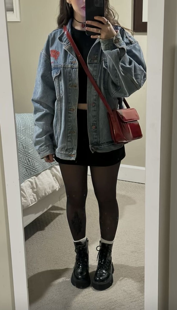 goldencrs's tweet image. how does pinterest see you?

actor, tattoo,
nails, outfit