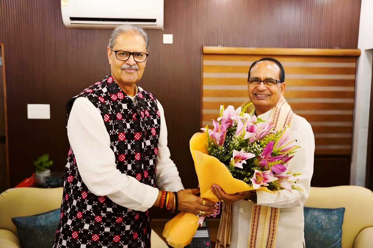 KVSinghDeo1's tweet photo. Had the honour of meeting Hon’ble Union Minister Shri Shivraj Singh Chouhan ji,
Minister of Agriculture & Farmers’ Welfare and Rural Development, for a courtesy interaction.
#CourtesyCall
#AgricultureEmpowerment
#RuralDevelopment
#OdishaForward
#GovernanceWithPurpose
#ViksitBharat2047
@ChouhanShivraj
@AgriGoI
@krushibibhag