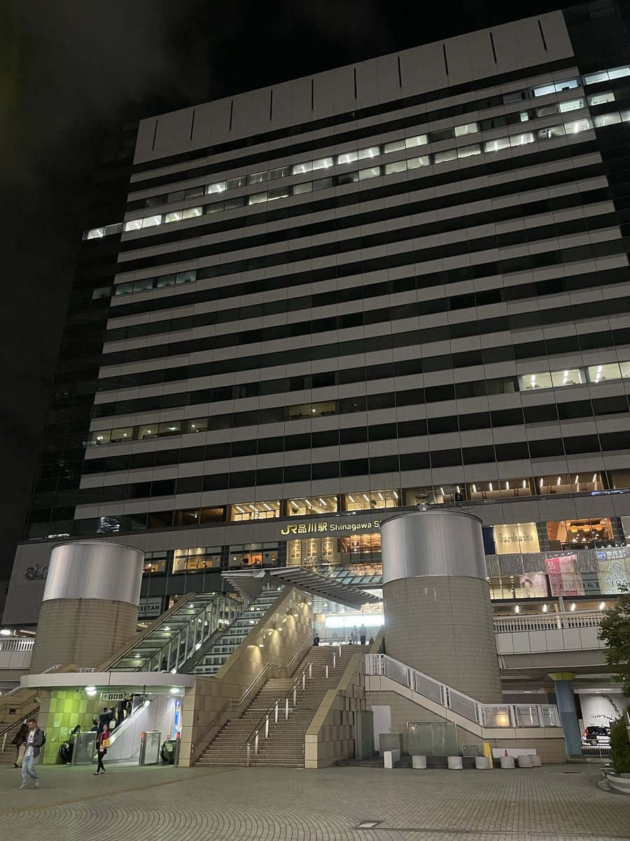 Rowtrixeye27's tweet photo. 実はこの七日間はこっそりと東京旅行しに来たけど､最終日が品川でユナイト色々と一番教えてくれたtkさんと会えて､居酒屋でチルして話した｡本当に嬉しかったわ｡

良い旅にして最高の〆だった｡

また､日本！ https://t.co/K8vfyajO1V