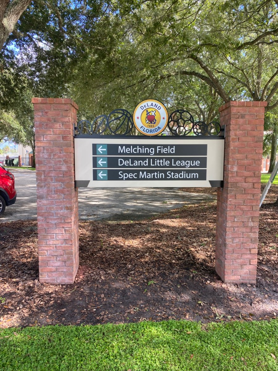 i2Visual's tweet photo. We’re loving how the new Earl Brown Park signs are turning out! 💚
Still a few more to go, but the results so far have us smiling.
#EarlBrownPark #DesignInProgress #Signage #CommunityProjects https://t.co/jZM2lnJuiz
