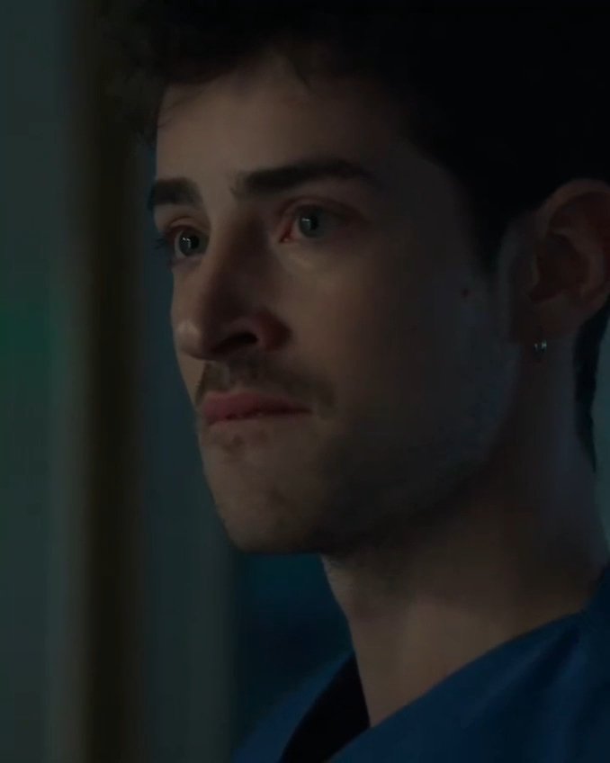 mais um personagem que só sofre, não tô pronta pra segunda temporada de respira 🫠