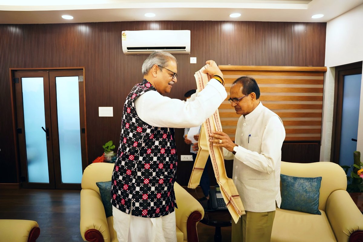 KVSinghDeo1's tweet photo. Had the honour of meeting Hon’ble Union Minister Shri Shivraj Singh Chouhan ji,
Minister of Agriculture & Farmers’ Welfare and Rural Development, for a courtesy interaction.
#CourtesyCall
#AgricultureEmpowerment
#RuralDevelopment
#OdishaForward
#GovernanceWithPurpose
#ViksitBharat2047
@ChouhanShivraj
@AgriGoI
@krushibibhag