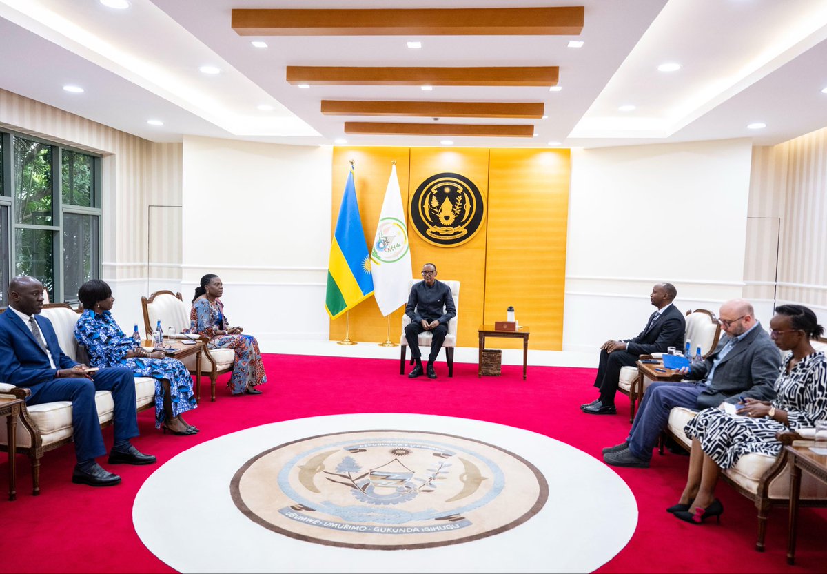 President Kagame, who serves as the African Union Champion for Domestic Health Financing, met with Amb. Amma Twum-Amoah, AU Commissioner for Health, Humanitarian Affairs and Social Development, and Dr. Delese Mimi Darko, Director General of the African Medicines Agency (AMA).