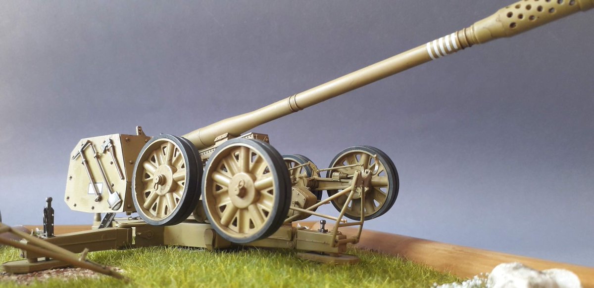 RobertoCimarost's tweet photo. German 12.8 Kannone 43 bzw.44 operante sul fronte orientale nel 1944. Kit Trumpeter. Scala 1/35. By Roberto Cimarosti "Cima". https://t.co/FNPwDv1Efq