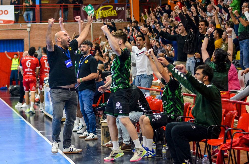 SERcuenca's tweet image. 📻 SER Deportivos Cuenca (13/10/2025)
🎙️ @luisjagarmi
💥 Hazaña del @BMCdadEncantada
🎯 Protagonista: Sergio Antúnez
⚽ @UBConquense: doblete de Gianfranco
🧠 Análisis @DavidAngulo89
😕 Derrota @cdquintanardrey
🔎 Resto resultados

🎧 Escúchalo aquí 👉 cadenaser.com/audio/cadenase…