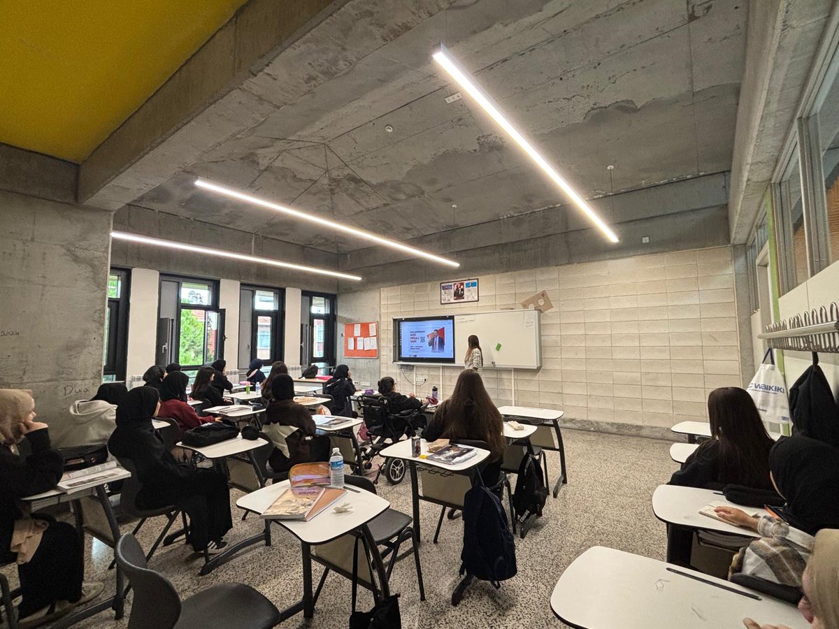 13 Ekim Pazartesi günü ilk dersimizde "Bakanımızdan Size Mesaj Var" videosunu izledik. Ülkemizle eşgüdümlü olarak öğrencilerimize afet farkındalık eğitimi verildi ve ardından bina tahliye tatbikatı yapıldı
<a href="/tcmeb/">Millî Eğitim Bakanlığı</a> <a href="/istanbulilmem/">İstanbul İl Millî Eğitim Müdürlüğü</a> <a href="/FatihilceMEM/">Fatih İlçe Millî Eğitim Müdürlüğü</a> <a href="/meb_dinogretimi/">MEB Din Öğretimi Genel Müdürlüğü</a>