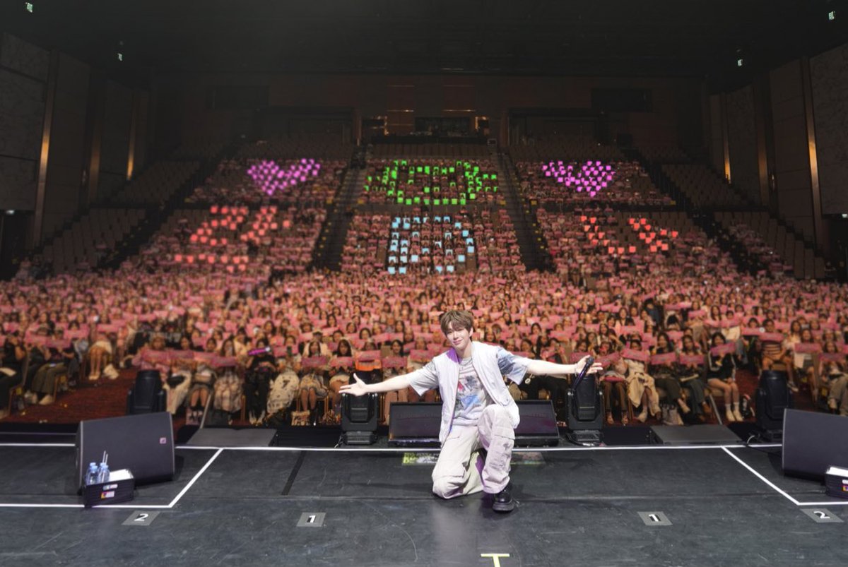 2019                                                   2022
2025                                                  2025

//ปีนี้ special มั่ก เพราะแทกุกได้เจอแดนตั้ง 2 ครั้งเยย 🥺🥺🩷   

#2025KANGDANIELFANMEETINGINBANGKOK