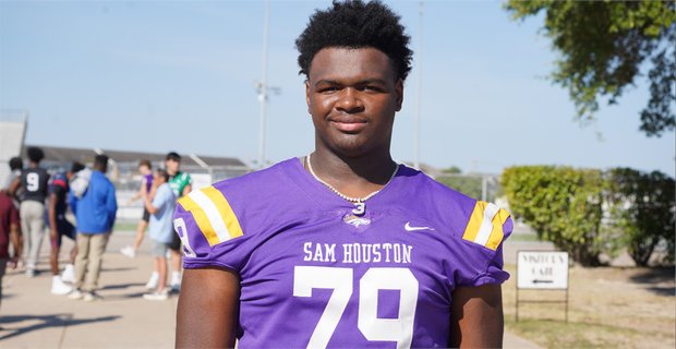 Tom Loy (@tomloy247) on Twitter photo Top247 offensive lineman Albert Simien, 247Sports' No. 35 overall player in 2027, raved about his trip to <a href="/NDFootball/">Notre Dame Football</a>.
"It really feels like a family at Notre Dame."
VIP Story: 247sports.com/college/notre-… <a href="/MikeRoach247/">Mike Roach</a> <a href="/ethoma10/">Eric Thomas</a> <a href="/Bryan_Ault/">Bryan Ault - Midwest Scout</a>
<a href="/247Sports/">247Sports</a> / <a href="/Albert_Simien33/">Albert S.</a> Top247 offensive lineman Albert Simien, 247Sports' No. 35 overall player in 2027, raved about his trip to <a href="/NDFootball/">Notre Dame Football</a>.
"It really feels like a family at Notre Dame."
VIP Story: 247sports.com/college/notre-… <a href="/MikeRoach247/">Mike Roach</a> <a href="/ethoma10/">Eric Thomas</a> <a href="/Bryan_Ault/">Bryan Ault - Midwest Scout</a>
<a href="/247Sports/">247Sports</a> / <a href="/Albert_Simien33/">Albert S.</a>