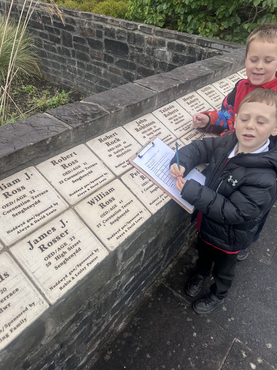 Year 2 pupils visited the memorial garden on an important, historical week for our community. We made tally charts and we searched for miners who may have lived in our addresses. ⁦<a href="/NantYParcSchool/">Nant Y Parc Primary</a>⁩ ⁦<a href="/AberValleyHG/">Aber Valley Heritage</a>⁩ ⁦<a href="/CaerphillyCBC/">CaerphillyCBC</a>⁩