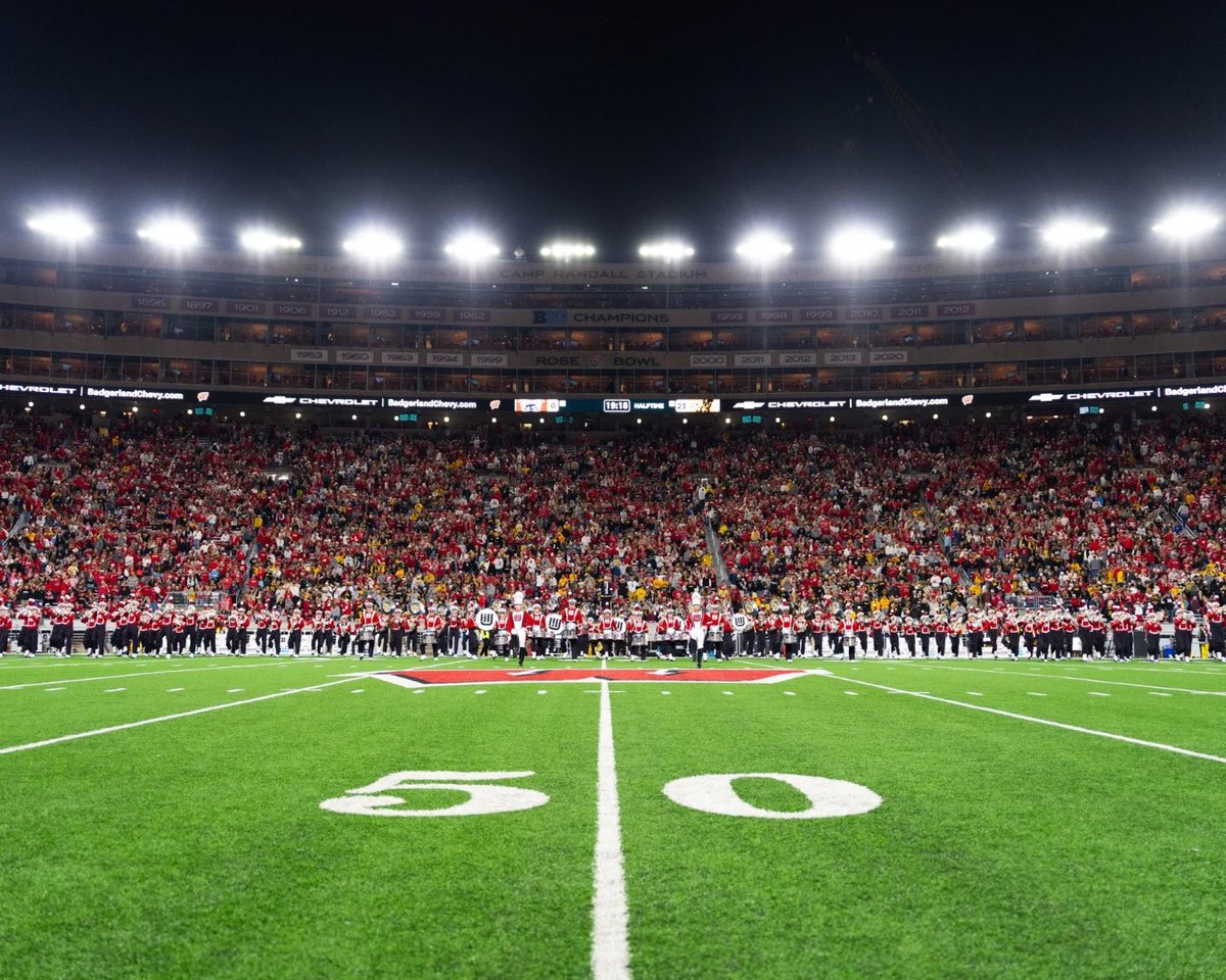 Bringing together Badgers from every decade, one beat at a time! Already can’t wait for next year’s Homecoming.

📸: Jack Pantaleo - <a href="/jacksnapsband/">Jack Pantaleo</a>

#EatARock #OnWisconsin