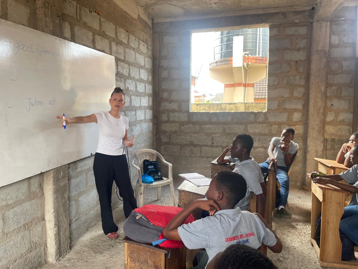Fafaliorg's tweet image. 🇩🇪 Nadja is making an impact! 🙌
Through our partnership with @AFSIEPGhana, she’s teaching German at Jerremite International School — inspiring students and expanding their global horizons. 🌍
Danke, Nadja! 👏

#Fafali #AFS #GermanLanguage #Education #VolunteerImpact #TravelX25