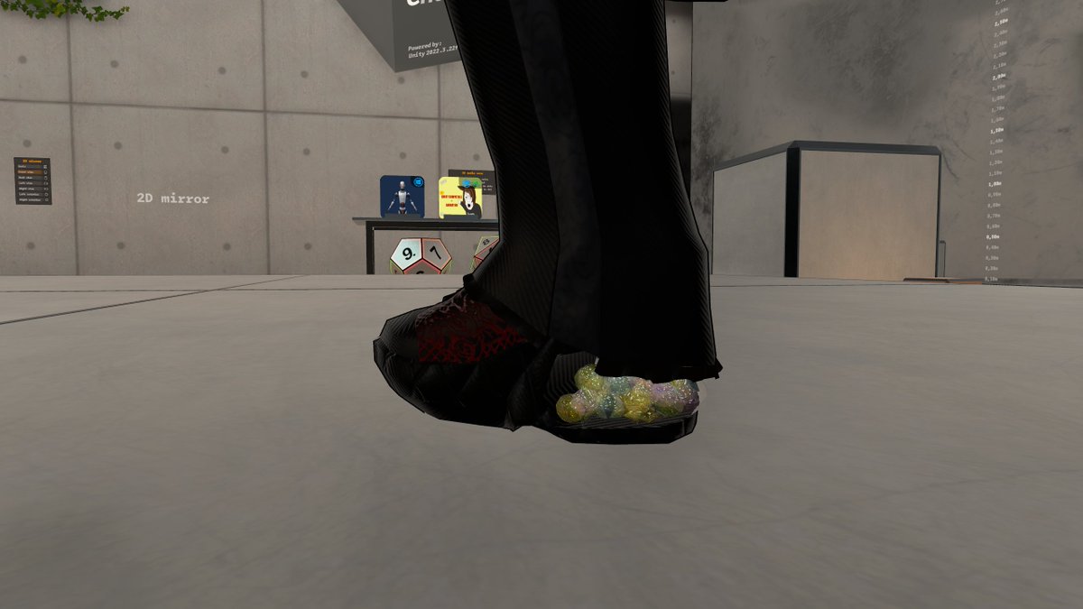 スカートUVまだ終わってない
靴はかかとにキャンディいれた