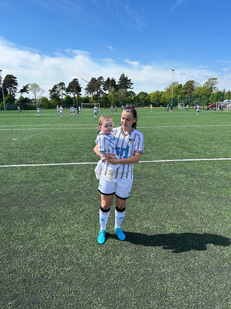 It’s been a blast! 
Thankyou to the best group of girls, hopefully more opportunities for me in football but closing the door on this one🖤🤍