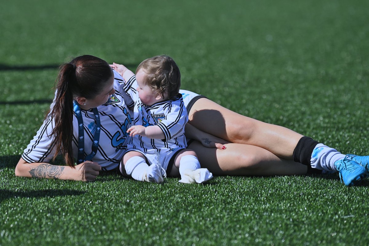 ConnellCree's tweet photo. It’s been a blast! 
Thankyou to the best group of girls, hopefully more opportunities for me in football but closing the door on this one🖤🤍 https://t.co/ESSNsLjhOq