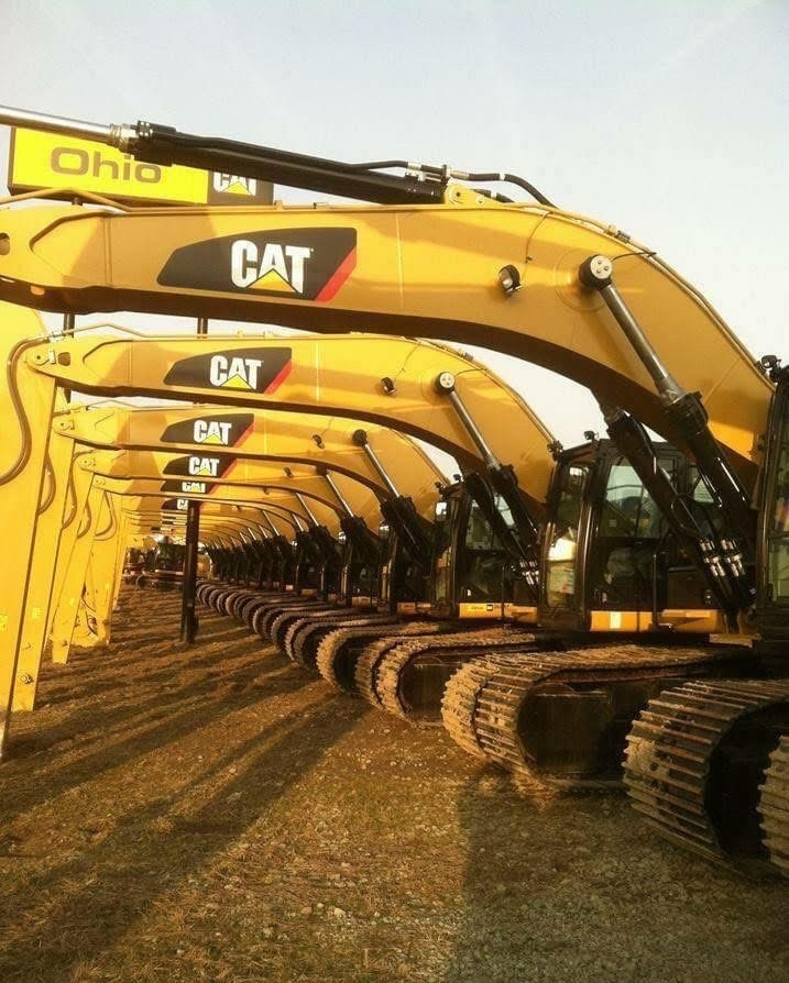 All lined up and looking sharp. 👏 💛 

#OhioCat #ProductSupport