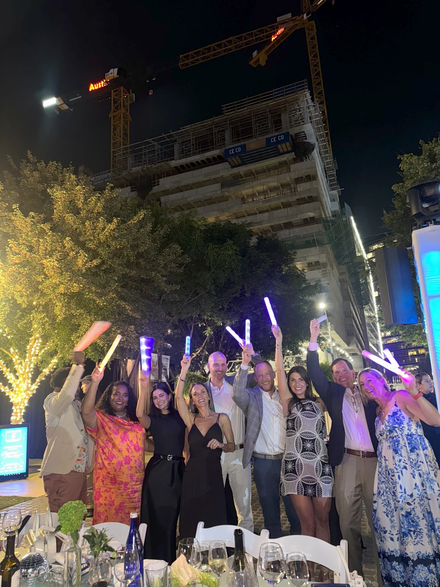 KDC_Development's tweet image. We loved being part of Party in the Park at Klyde Warren Park. A night of dinner, live music, and great company was made even more memorable with a view of our Bank of America Tower at Parkside project.
#KDCTeam #Dallas #ParksideProject