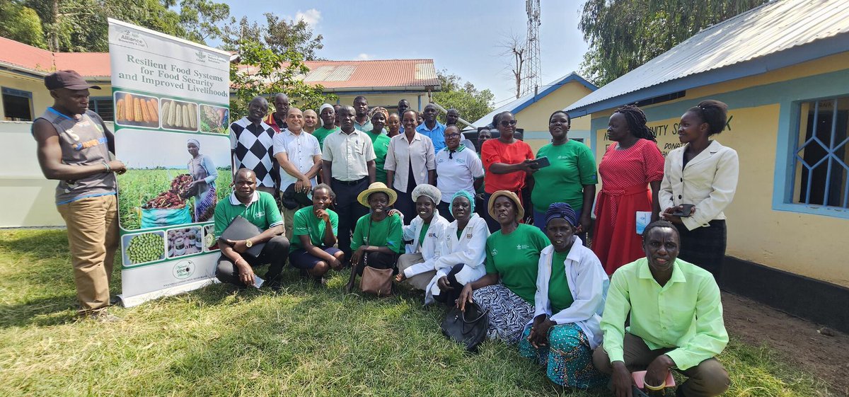 BiovIntCIAT_eng's tweet image. 👩🌾🌍 Growing resilience, together🌾
From field to policy, our visit to Kisumu County, Kenya, brought together partners to implement climate-smart farming systems.🌱 Explore how community seed banks and local farming networks are driving change!👇
allbiociat.org/46W0Erf
