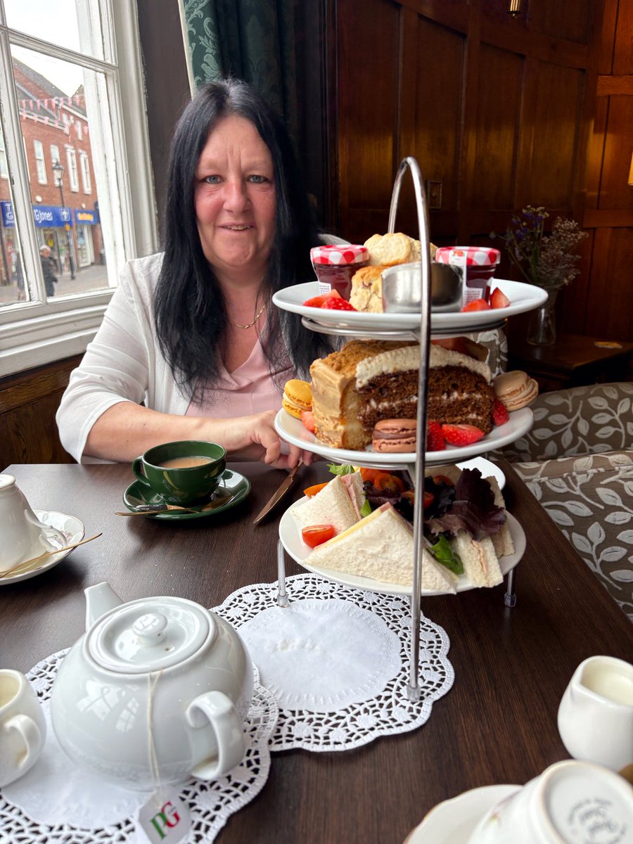 Got a bit posh this afternoon and went for afternoon tea. Was bloody lovely too.