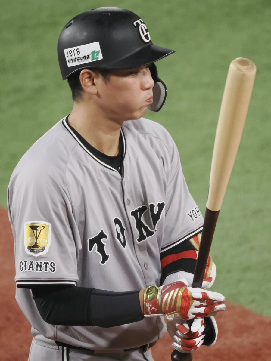 ぷくぷく〜

2025-10-12 横浜スタジアム
#坂本勇人
#ジャイアンツ #giants #巨人
