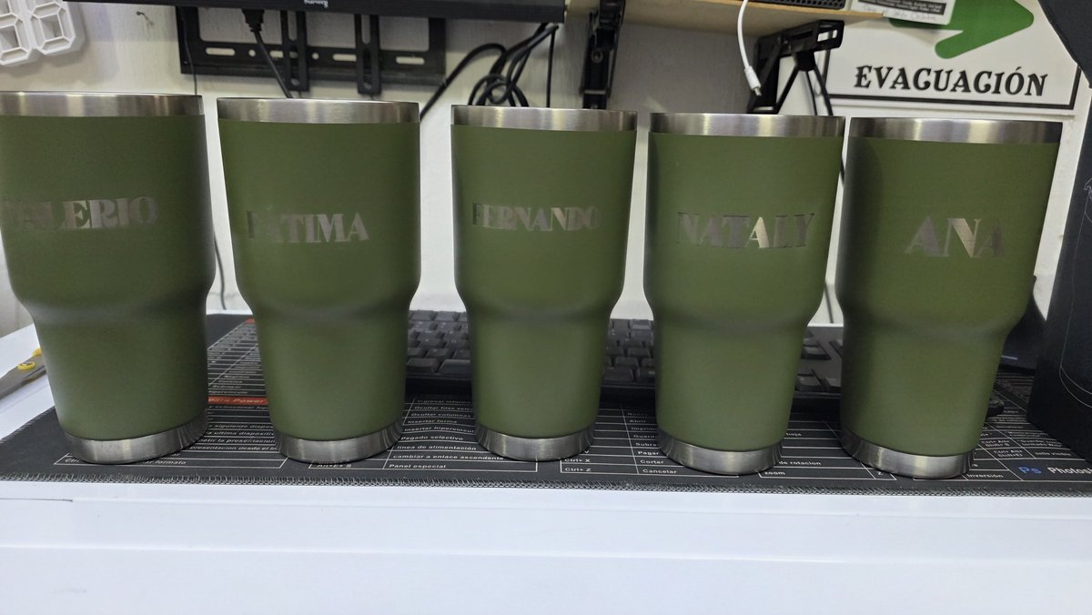 DesignYos's tweet image. ¡Excelente inicio de semana! ✨️

Lo comenzamos con termitos tipo #yeti con #grabadoláser y personalizados, recuerden que ya tenemos promo de cierre de año, muchas gracias por su preferencia! 🙌🏽

#YosDesign 💎