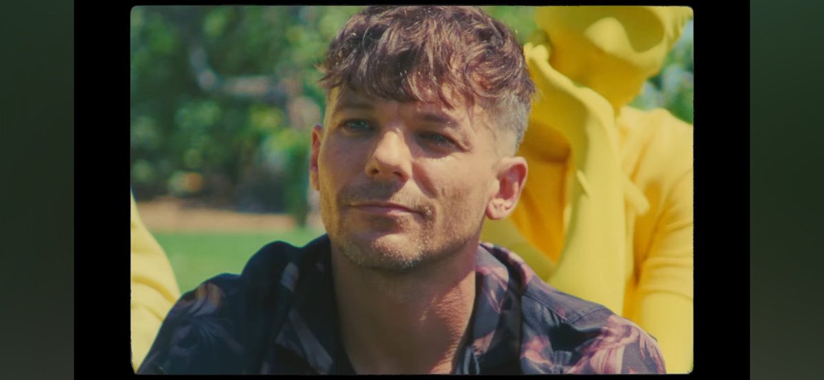 yellowheartLWT's tweet image. So freaking gorgeous. An actual sunshine. The main character. No bitter, just sweetness. 😍 #Lemonade
