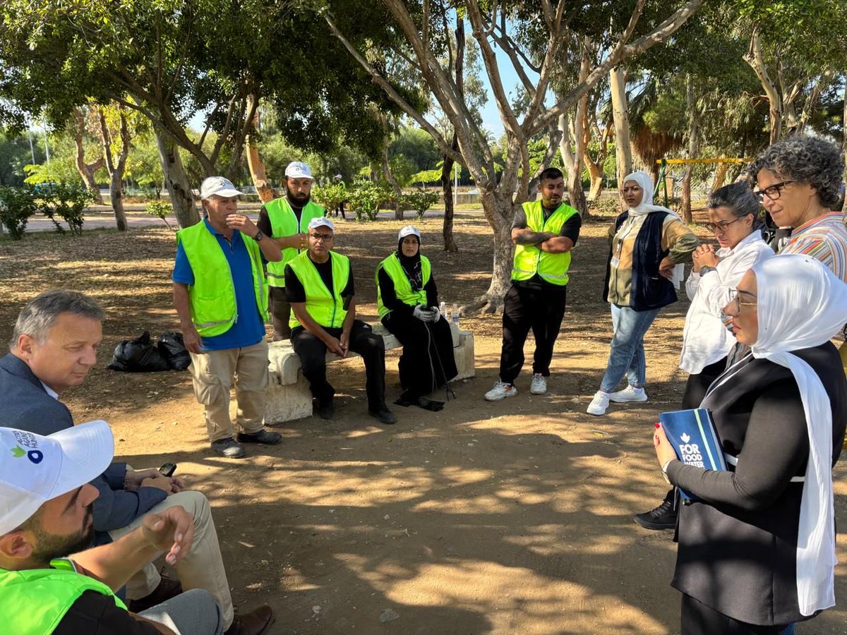 In South 🇱🇧, <a href="/SwissDevCoop/">Swiss Development and Cooperation</a> Vice Director Chassot witnessed the humanitarian &amp; recovery efforts of partners supporting host, IDPs &amp; refugee communities affected by armed conflict. In the face of grave needs, @icrc_lb, @ochalebanon and <a href="/UNRWA/">UNRWA</a> make a real difference on the ground.
