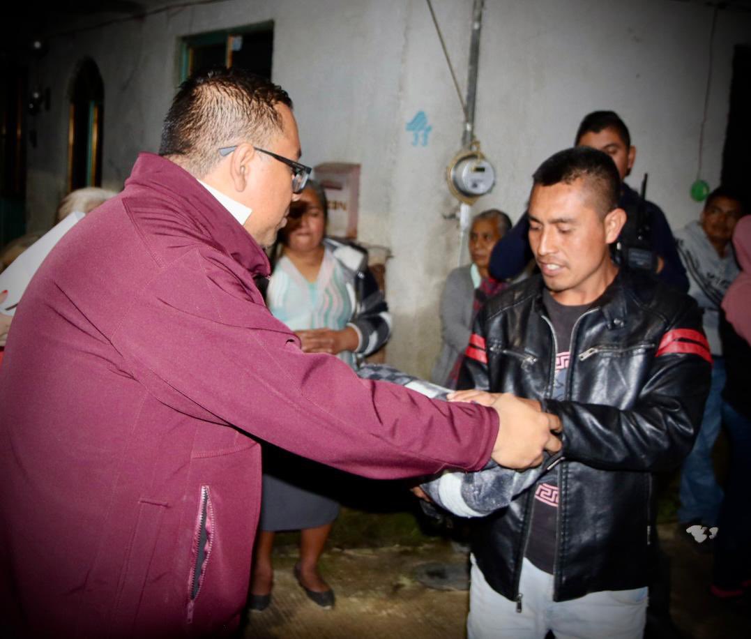 difhgo's tweet image. #LaFamiliaDIFH visitó la comunidad de #ElPantano, en Zacualtipán de Los Ángeles, para entregar cobijas a familias afectadas por las lluvias atípicas y supervisar el refugio temporal, donde se brinda atención a 155 personas. 📦💛✨