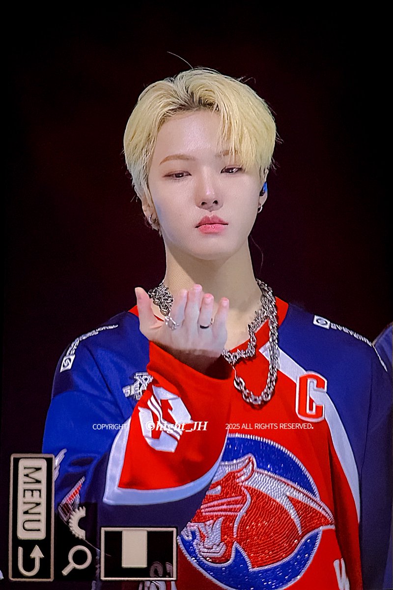 251013 앞발로 비 체크 …. ☔️
𝅵𝅸 　　 
#xikers #싸이커스
#정훈 #JUNGHOON