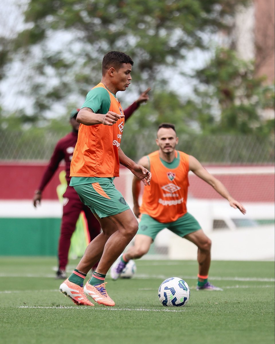 FluminenseFC's tweet image. Quando você tem Thiago Emiliano da Silva no seu elenco: 🥰🥳💖🤩🙏😍