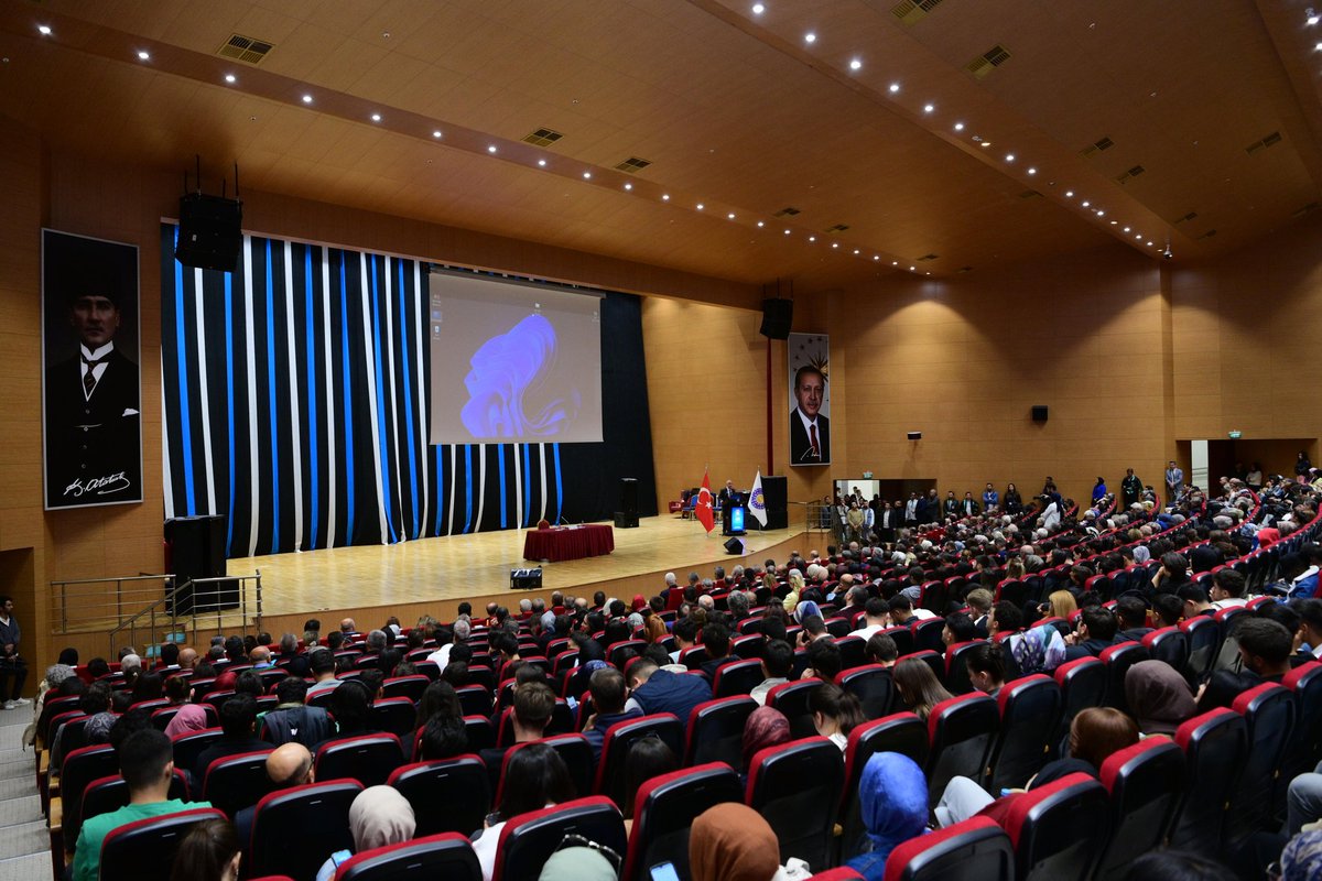📍 Kahramanmaraş Sütçü İmam Üniversitesi

Kahramanmaraş Milletvekilimiz <a href="/teopolitik/">Prof. Dr. Mehmet Şahin</a>'in gençlerimize hitap ettiği 2025-2026 Akademik Yılı Açılış Töreninde “İlk Dersim Filistin, Gazze ve İnsanlık” temasıyla düzenlenen programa katıldık.

Filistin’de yaşanan zulme karşı,
