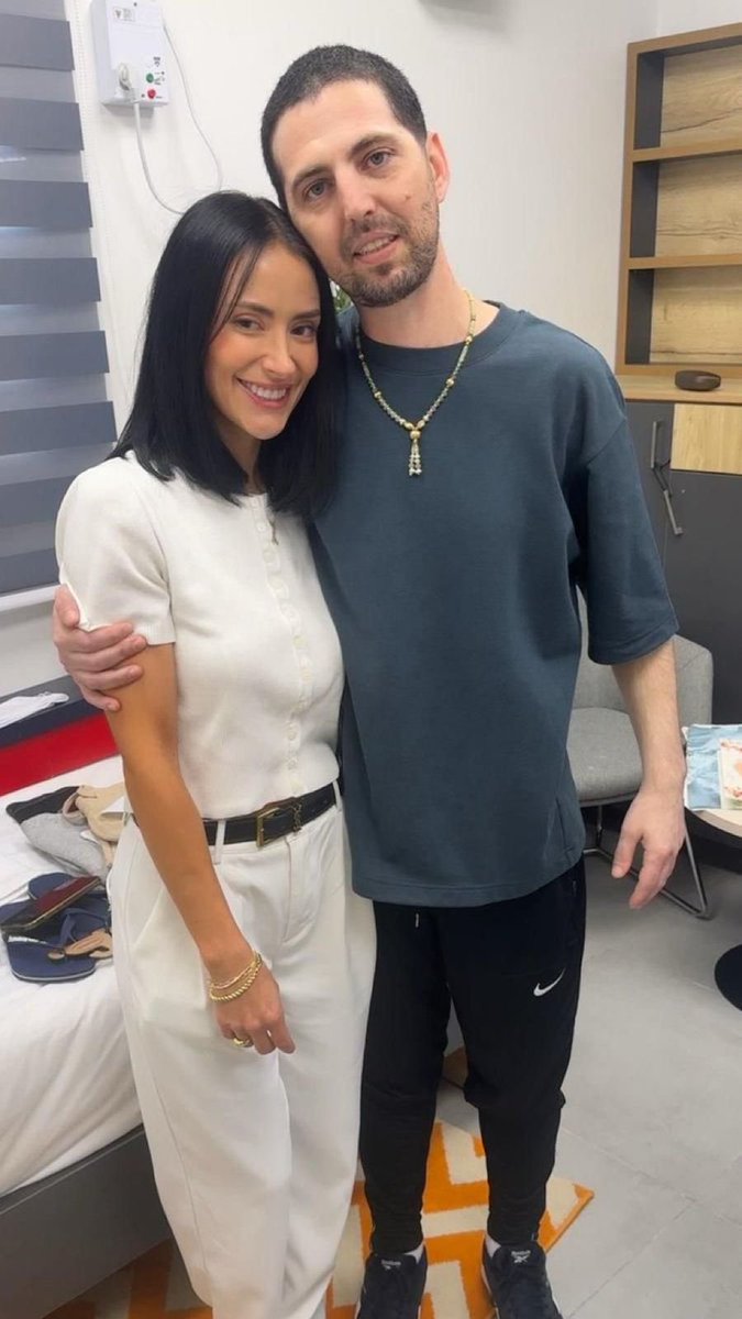 💙🩵💙🩵💙

Rebecca y Elkana, los acompaño desde el fondo del alma, sabiendo lo intensa que es esta llegada a la libertad. Con un abrazo de ternura al pequeño Reem y otro muy estrecho a toda la familia.

noticiascaracol.com/lomastrinado/p…