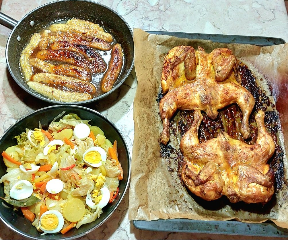 ColoridaComida's tweet image. Frango Assado com salteado de batatas com couve e ovo e  bananas caramelizadas.
Frango
comidacolorida.com/2024/04/25/fra…
Batatas 
comidacolorida.com/2019/07/28/sal…
Bananas
comidacolorida.com/2022/03/11/ban…
Vídeo
Frango
youtu.be/O58z99BH5Pk?si…
Batatas 
youtu.be/TC64PwjBf0g?si…
Bananas
youtu.be/fHb_q_grYCw?si…
