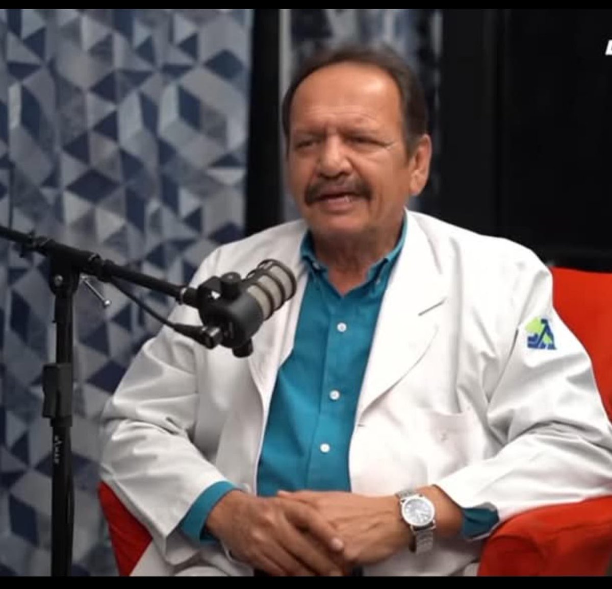 ApmSur's tweet image. Con profunda pena comunicó la muerte de un distinguido psiquiatra y gran amigo el Dr. Gregorio Cruz Valencia.