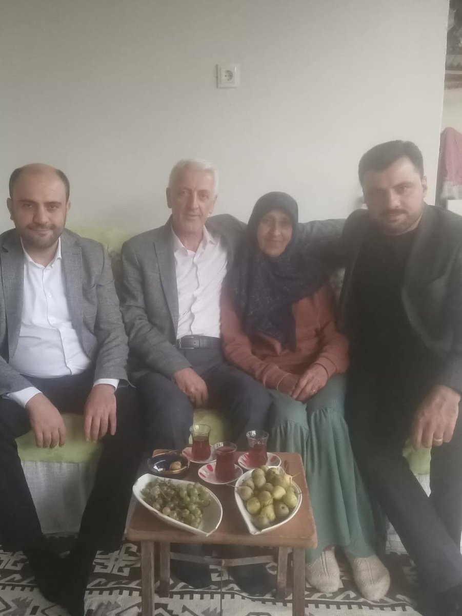 Büyük Amcamız Merhum Hacı Atik Bey’in kızı, kıymetlimiz, Hacı Muhabbet Ataoğlu ablamız Hakk’ın rahmetine kavuşmuştur. Rabbim rahmetiyle muamele eylesin, mekânı cennet olsun.
Merhum babam son görüşmemizde bana Muhabbet ablanı sakın ihmal etme yarın bayram ilk önce onu sor sonra