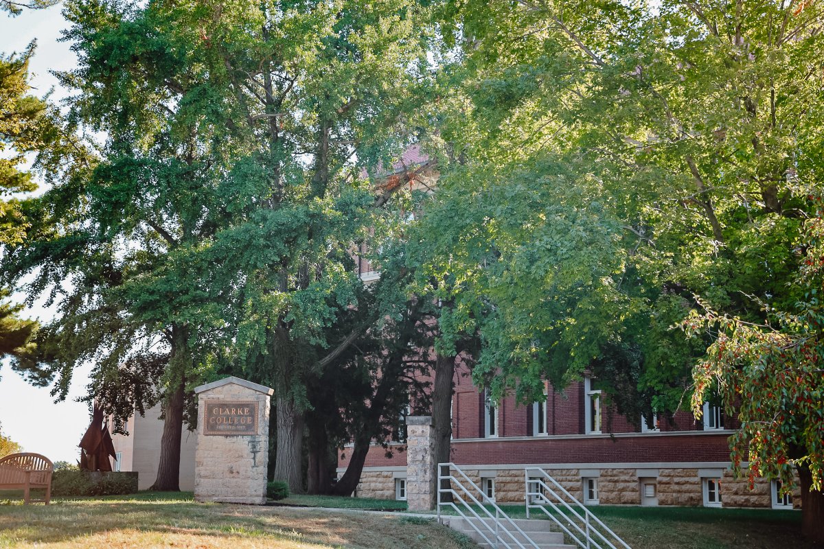 Clarke University tweet media