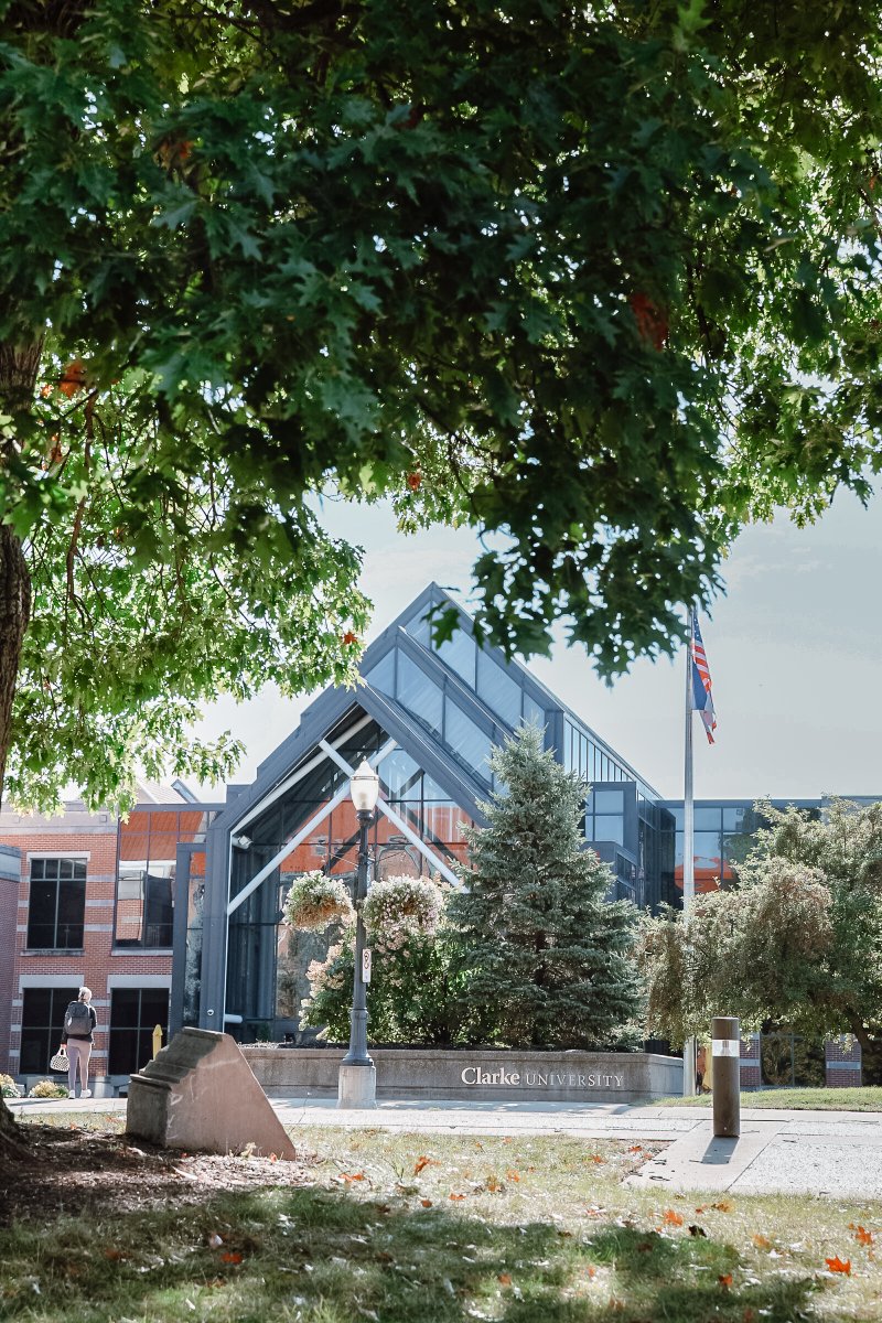 Clarke University tweet media