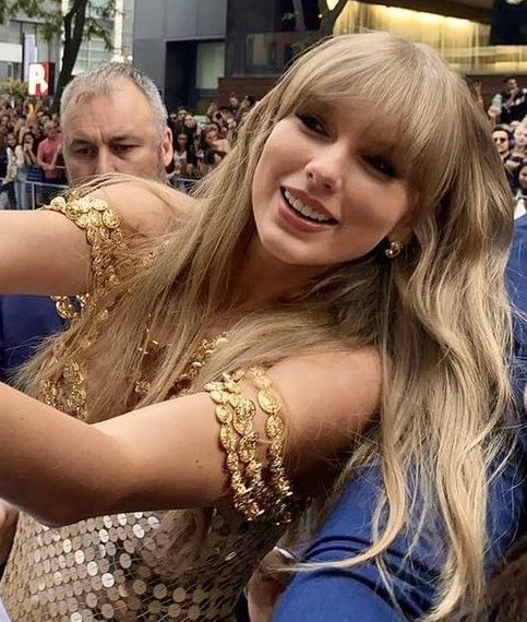 moonlithoax's tweet image. if you told me these were taken the same day i’d believe you