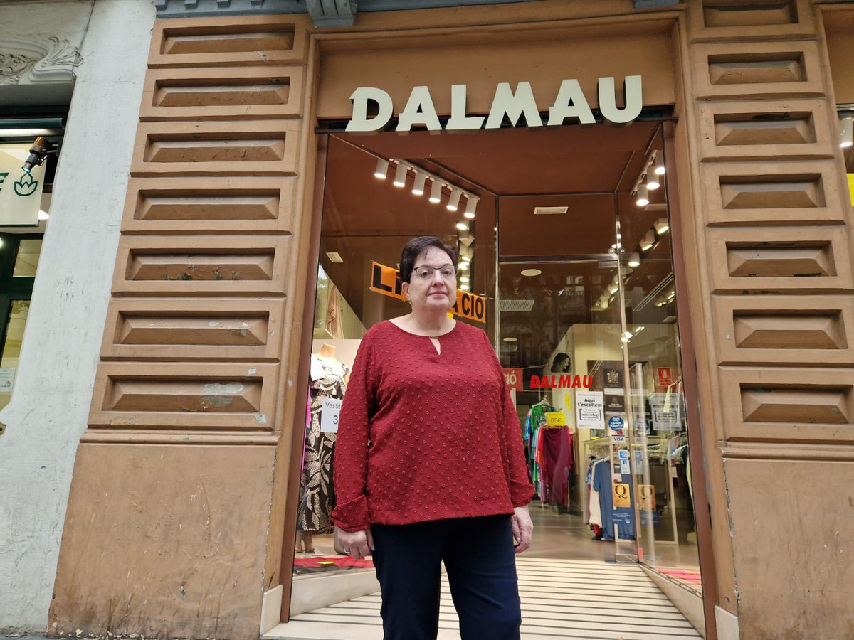 sants3radio's tweet photo. La Botiga #Dalmau del carrer de #Sants tanca després de 75 anys: "He fet una feina que m'agrada i n'estic satisfeta".👚
Al #SantsMontjuïcAlDia en @PauGatell entrevista a tota una institució, Montserrat Dalmau.
🎧Audio👉https://t.co/PkXi61llUh
📰Notícia📸👉https://t.co/3gbEjMgccU https://t.co/60Tx75oHyY
