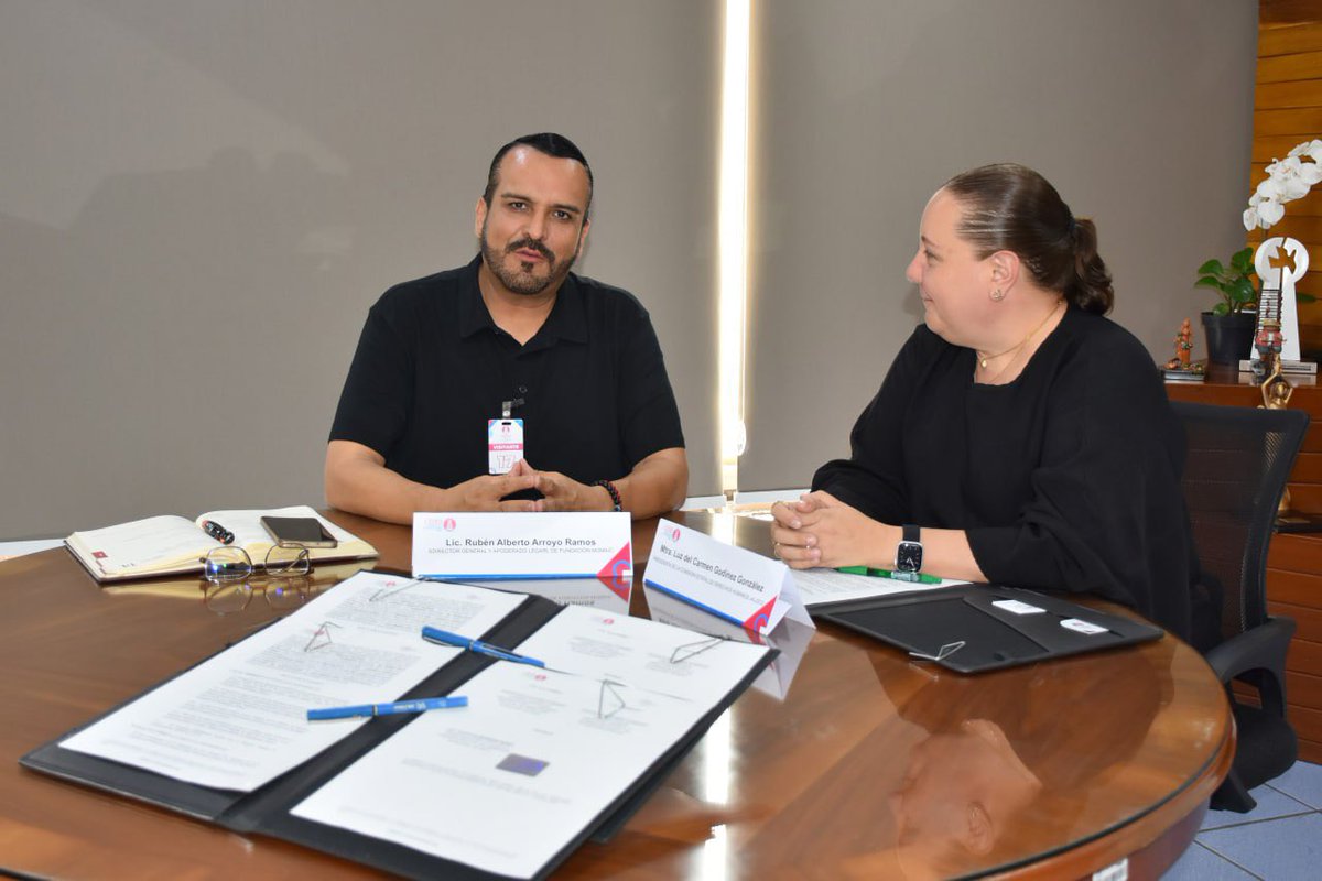 🤝Las alianzas estratégicas son el camino para transformar la realidad desde un enfoque humano y solidario.

La #CEDHJ y la Fundación #MOMAI firmaron un convenio institucional para colaborar en acciones de promoción, capacitación y defensa de los derechos humanos, especialmente
