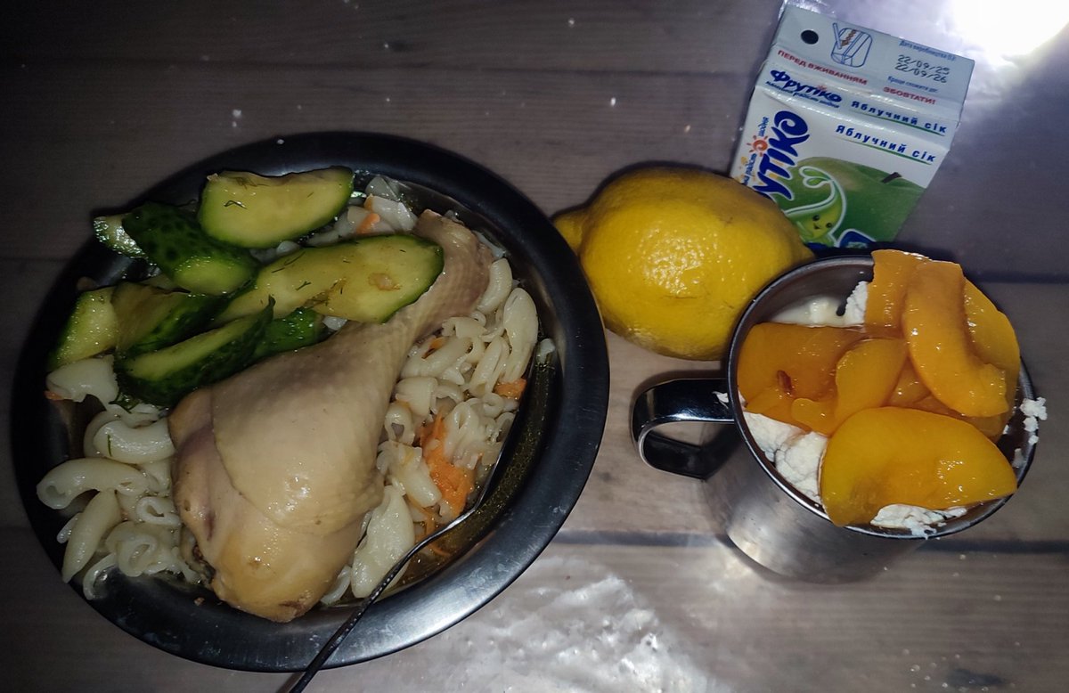 Так годують на польовій кухні в ЗСУ. І чому ви ще досі не у війську?