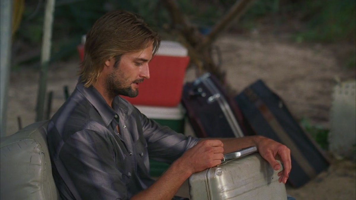 everydaylostt's tweet photo. Sawyer tries to pick the lock on the Halliburton case, but Michael and Hurley make fun of him for trying while they move up the beach. https://t.co/4L24NdEisZ