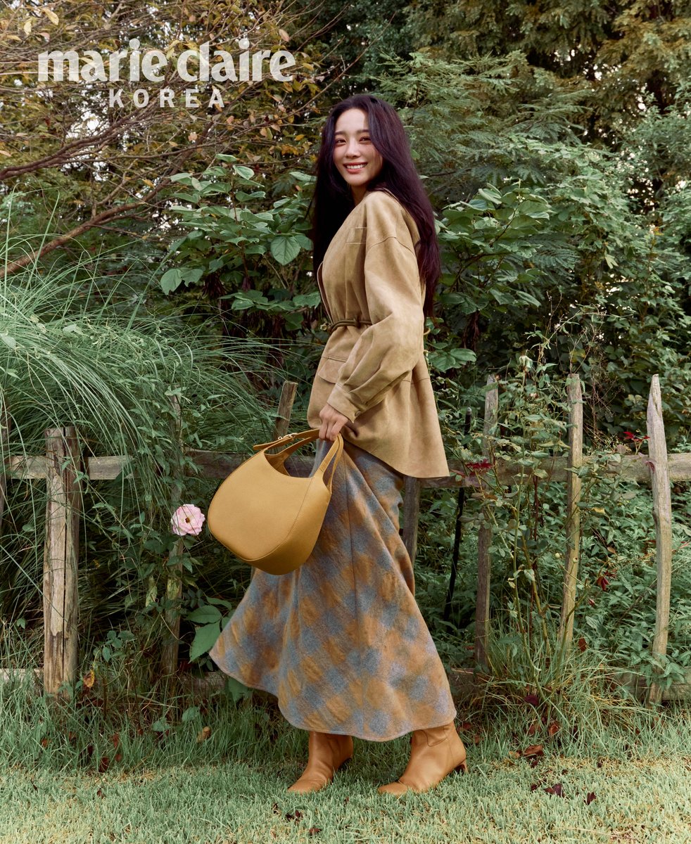 마리끌레르 가을 화보 끝판왕 누구냐고 묻는다면
김세정 X 롱샴이라고 자신 있게 말함 👌

#광고 #롱샴 #Longchamp #롱샴가방 #롱샴르플로네 #롱샴르로조 #김세정 #김세정패션 #김세정화보 #김세정가방 #마리끌레르 #마리끌레르11월호