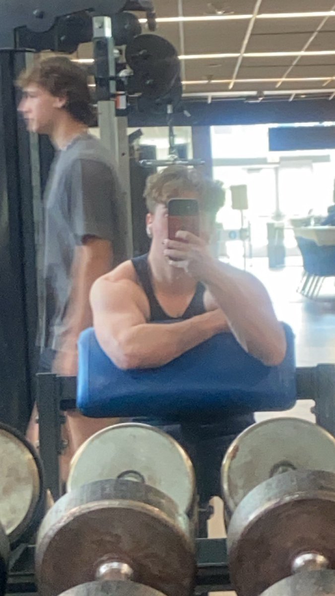 Sky5niper tweet media