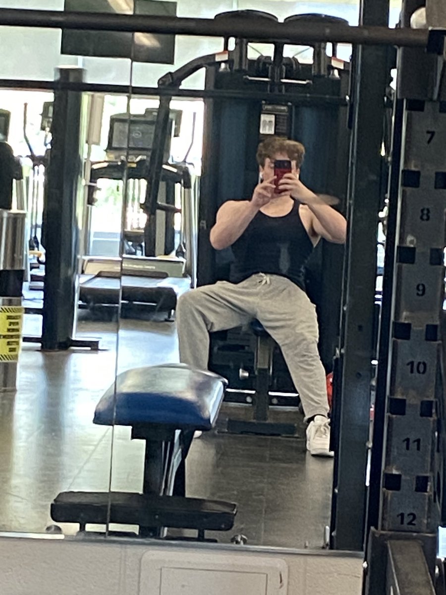 Sky5niper tweet media