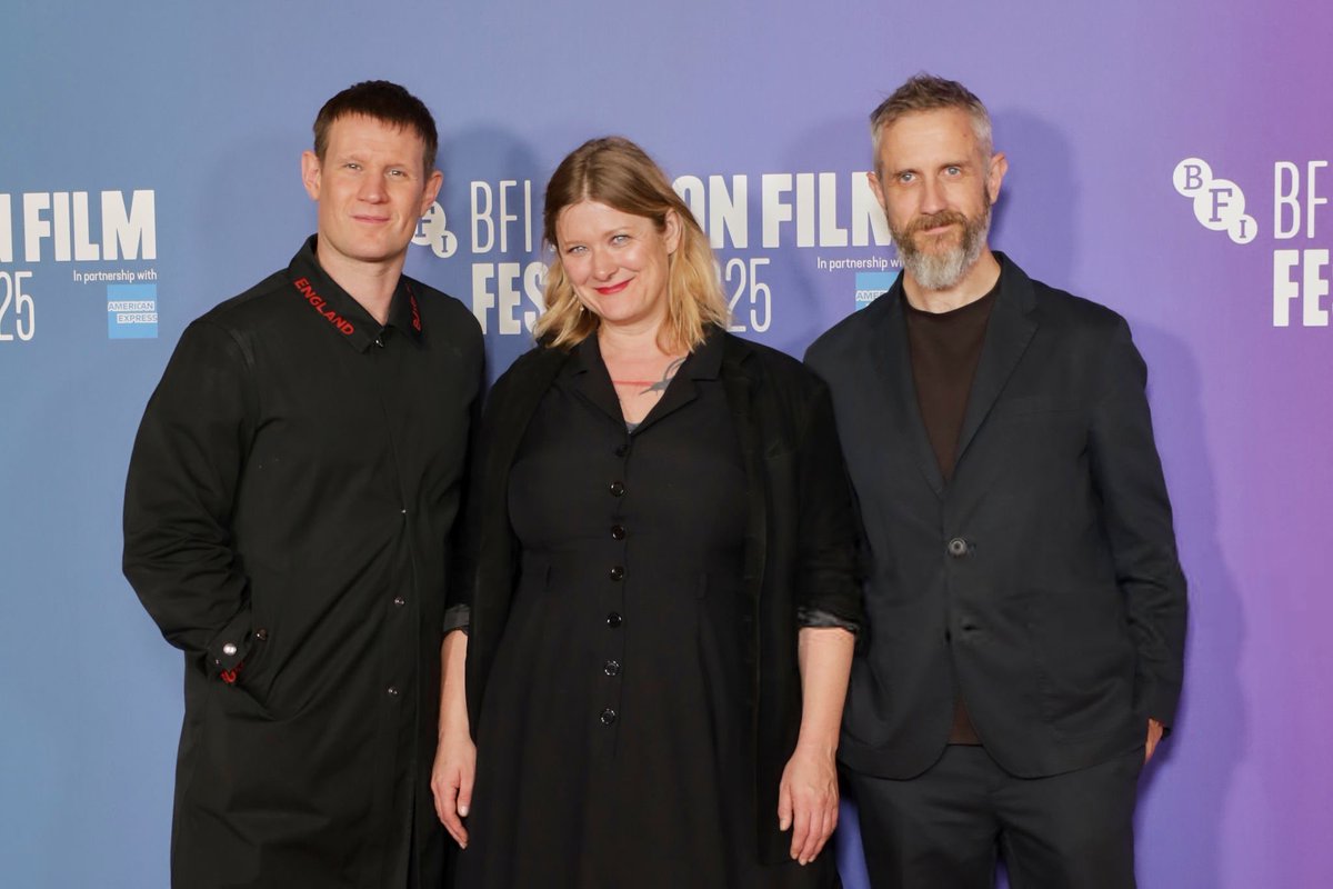 mattsmithbrazil's tweet image. 🐇 PRODUÇÃO DE MILHÕES? SIM!! 

Matt Smith protagonista e produtor executivo ao lado da diretora Isabella Eklöf e o produtor Peter Jackson.

#MattSmith #TheDeathOfBunnyMunro #LondonFilmFestival2025