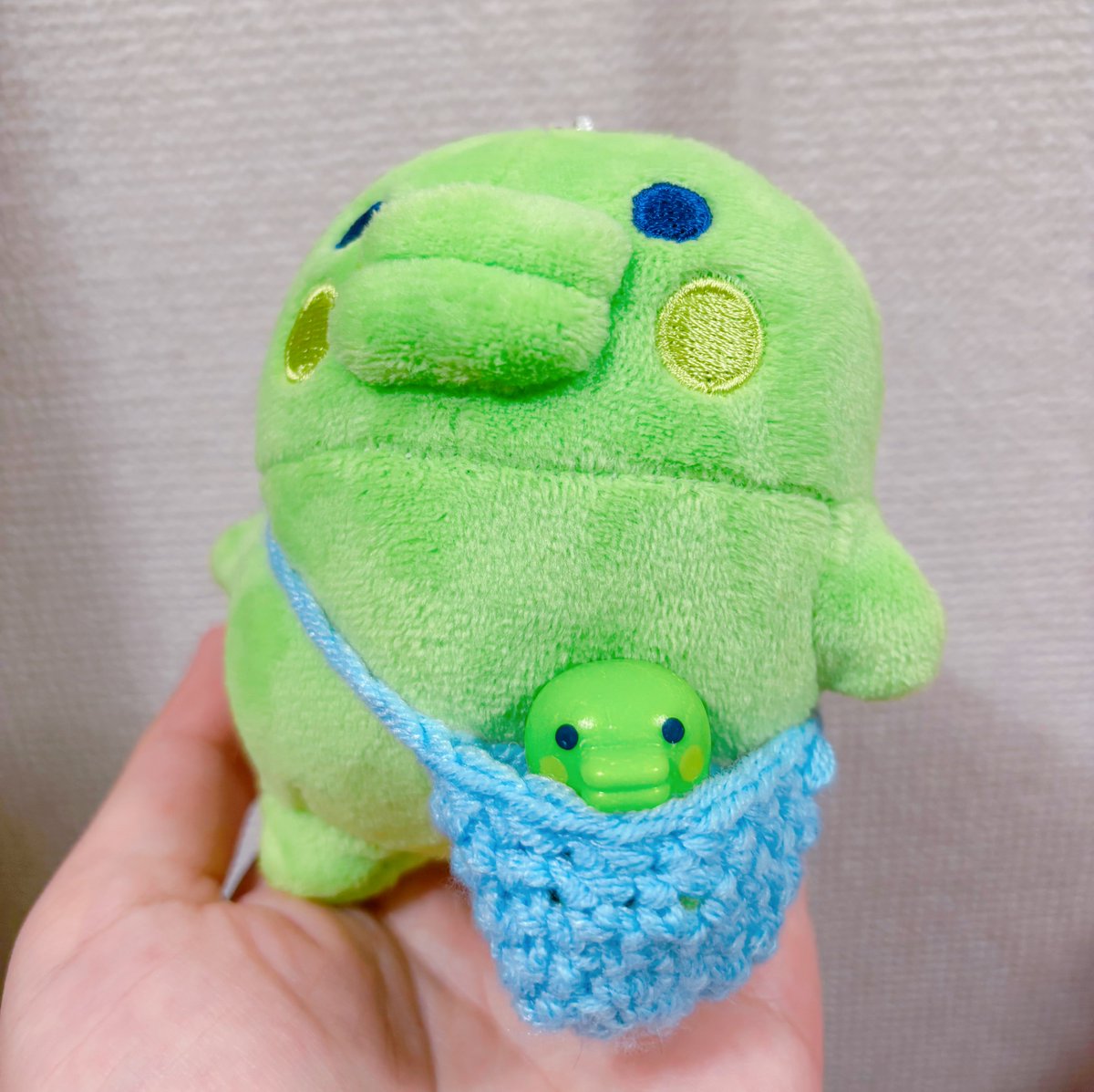amu_tamagotchi's tweet photo. カバンの中身 https://t.co/hbovXdZQhp