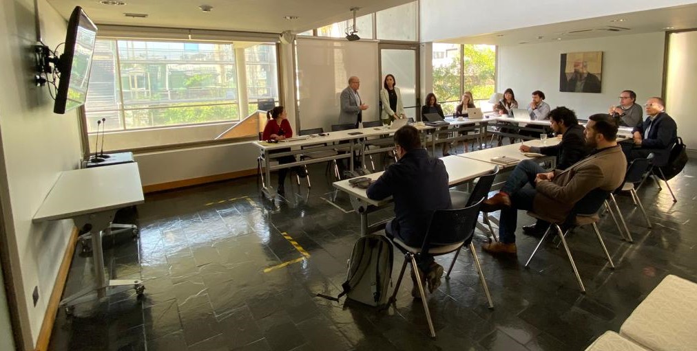 Centro de Derecho y Gestión de Aguas UC (@_cdga) on Twitter photo 💧 Proyecto #ANID/Anillo ATE230046: “Consejos de Cuenca: una gobernanza policéntrica como enfoque participativo y democrático para sociedades resilientes”
👏Tuvimos un encuentro con #Australia para conocer más sobre sus experiencias en #cuencas
#MOP #SiSS #Agua #CDGAUC #MMA 💧 Proyecto #ANID/Anillo ATE230046: “Consejos de Cuenca: una gobernanza policéntrica como enfoque participativo y democrático para sociedades resilientes”
👏Tuvimos un encuentro con #Australia para conocer más sobre sus experiencias en #cuencas
#MOP #SiSS #Agua #CDGAUC #MMA
